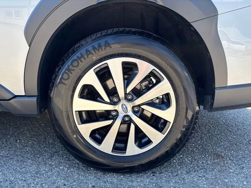 Certified 2025 Subaru Outback Premium AWD/4WD image 29