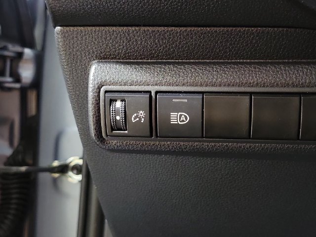 Used 2025 Toyota Corolla SE FWD image 23