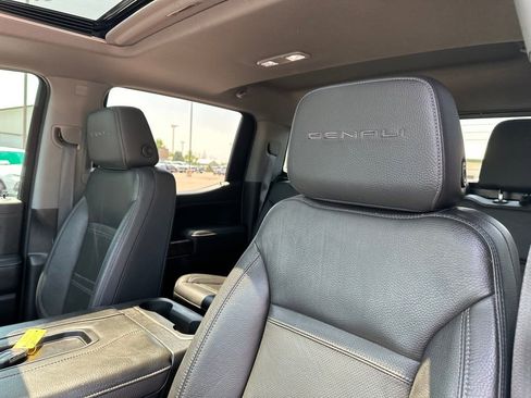 Used 2021 GMC Sierra 1500 Denali w/ Denali Ultimate Package AWD/4WD image 13