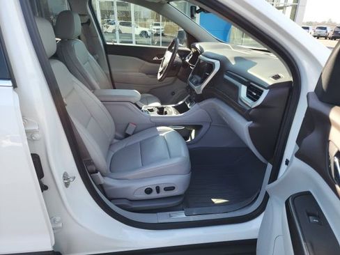 Used 2023 GMC Acadia SLT w/ Technology Package image 38