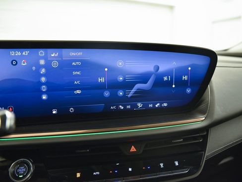 Used 2024 Buick Envision Avenir image 22