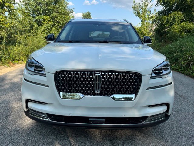 Used 2020 Lincoln Aviator Reserve w/ Equipment Group 202A AWD/4WD image 3