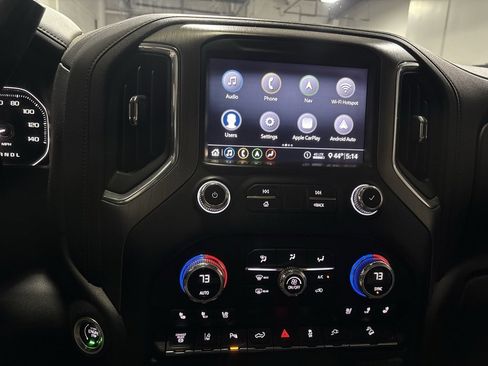 Used 2020 GMC Sierra 2500 Denali w/ Denali Ultimate Package image 17