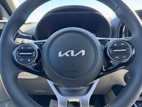 Used 2025 Kia Soul EX image 16