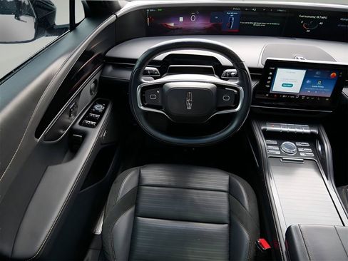 Used 2024 Lincoln Nautilus Reserve w/ Equipment Group 202A image 13