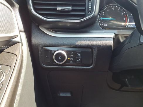Used 2020 Ford Explorer XLT w/ Equipment Group 202A AWD/4WD image 15