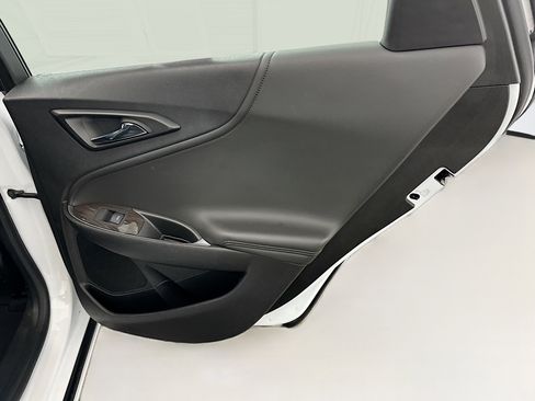 Used 2024 Chevrolet Malibu LT image 32