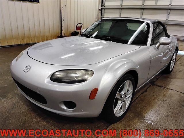 Used 2006 MAZDA MX-5 Miata RWD image 1