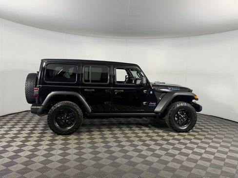 Used 2024 Jeep Wrangler Unlimited AWD/4WD image 5