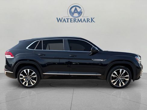 Used 2021 Volkswagen Atlas Cross Sport SEL R-Line w/ Cross Sport MDO Package FWD image 9