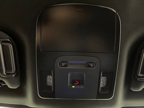 Used 2025 Toyota Camry SE FWD image 29