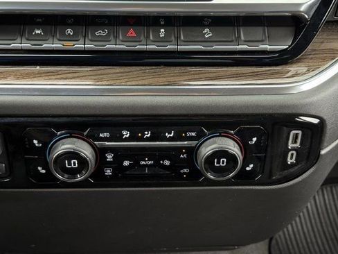 Used 2023 Chevrolet Silverado 1500 LT w/ Z71 Off-Road Package AWD/4WD image 20