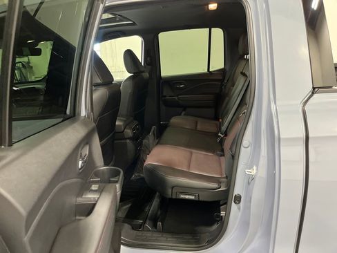 Certified 2025 Honda Ridgeline Black Edition image 25