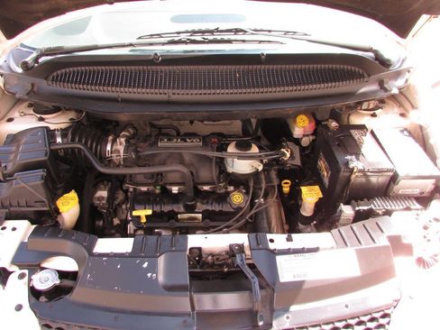 Used 2002 Dodge Caravan SE image 13