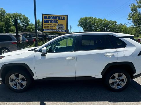 Used 2022 Toyota RAV4 LE AWD/4WD image 9