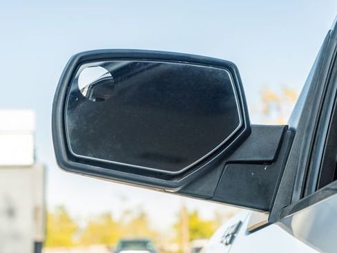 Used 2015 GMC Sierra 2500 SLE image 11