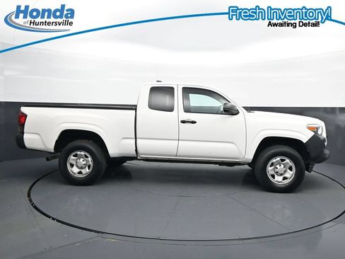 Used 2023 Toyota Tacoma SR RWD image 11