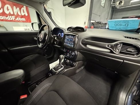Used 2023 Jeep Renegade Altitude w/ Convenience Group I AWD/4WD image 14