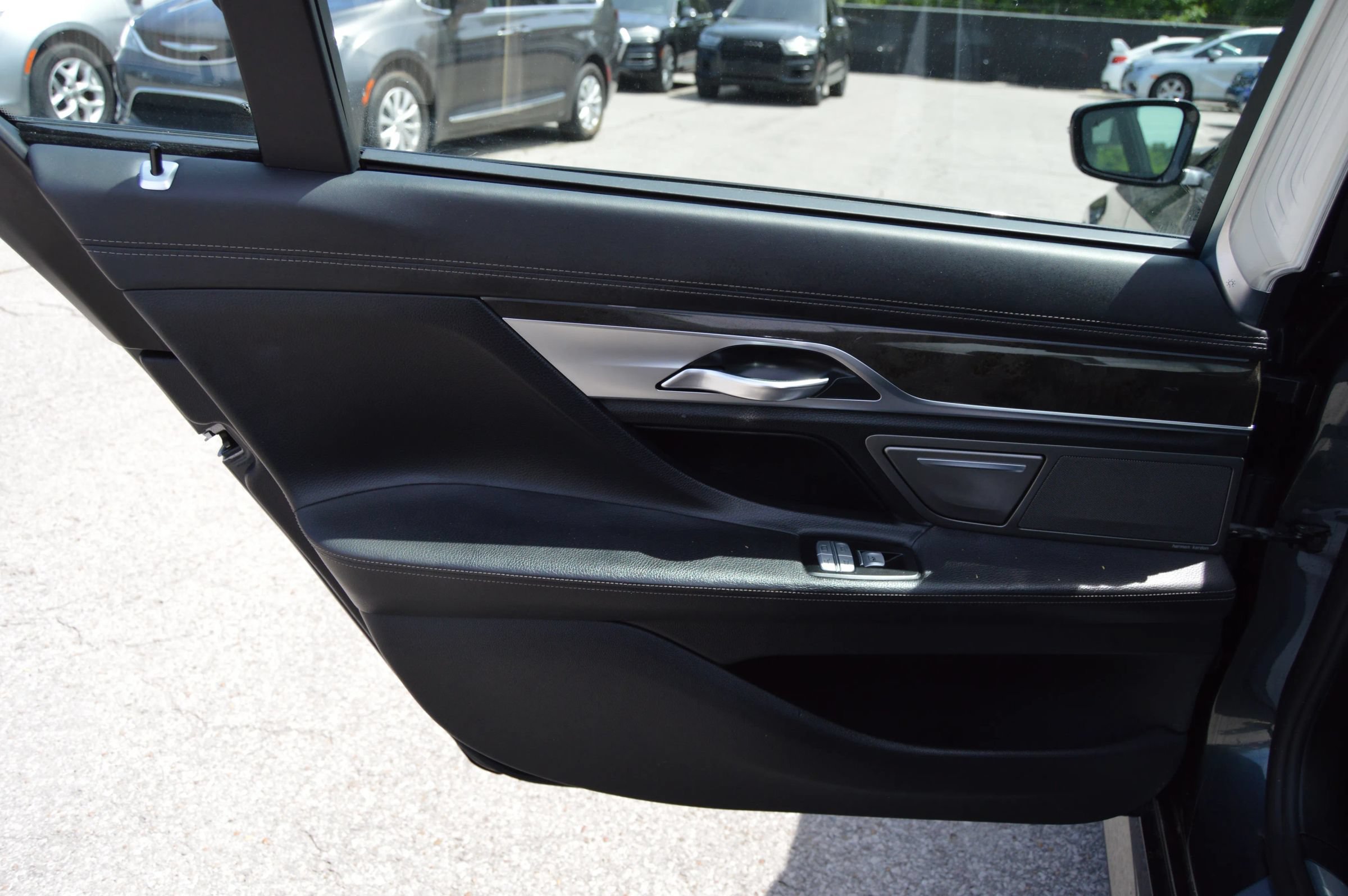 Used 2016 BMW 740i RWD image 24