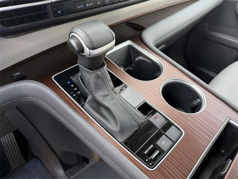 Certified 2024 Toyota Sienna XLE image 17