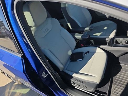 Used 2022 Volkswagen ID.4 Pro S w/ Gradient Package image 8