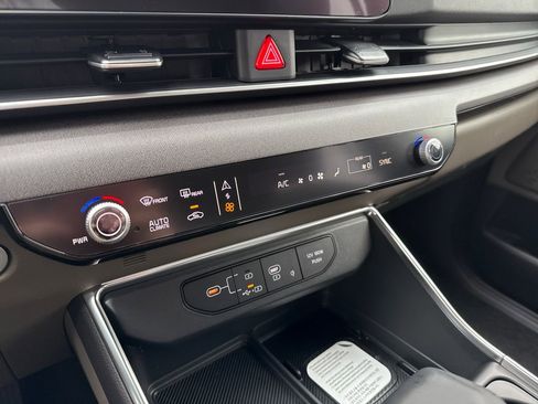New 2026 Kia Carnival EX FWD image 30