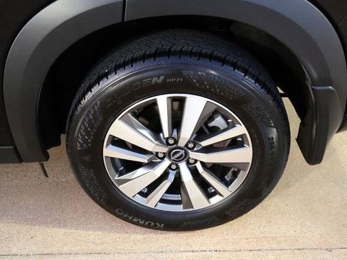 Certified 2025 Nissan Pathfinder SL image 10