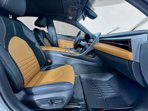 Used 2021 Toyota Avalon XSE image 34