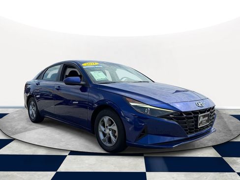 Used 2021 Hyundai Elantra SE FWD image 1