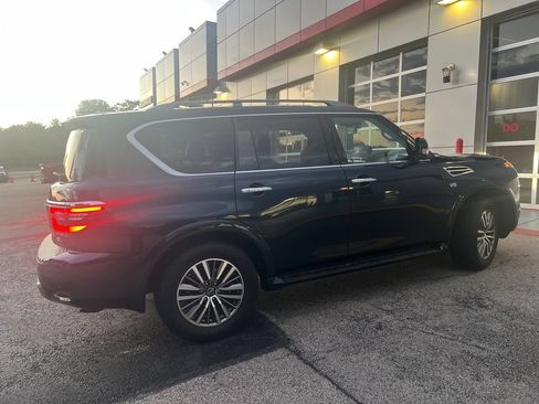 Used 2021 Nissan Armada SL w/ Captain's Chairs Package AWD/4WD image 6