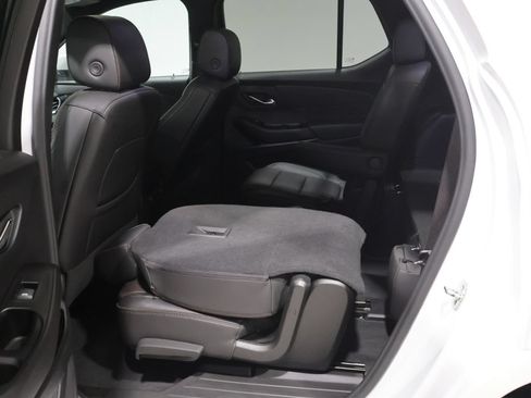 Used 2023 Chevrolet Traverse High Country AWD/4WD image 18