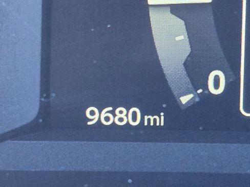 Certified 2025 Toyota Tacoma SR5 image 28