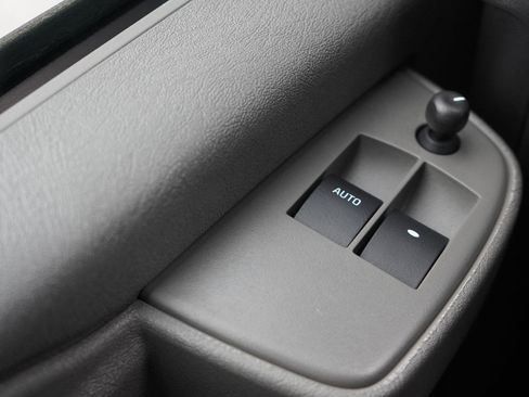 New 2025 Chevrolet Express 3500 image 17