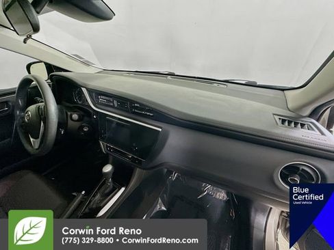 Used 2018 Toyota Corolla LE FWD image 29