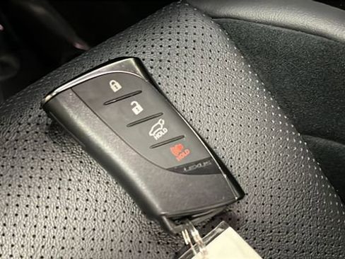 Used 2025 Lexus RX 500h F Sport image 21