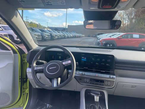 Used 2025 Hyundai Kona SEL image 30