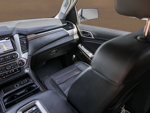 Used 2019 GMC Yukon Denali w/ Open Road Package AWD/4WD image 29