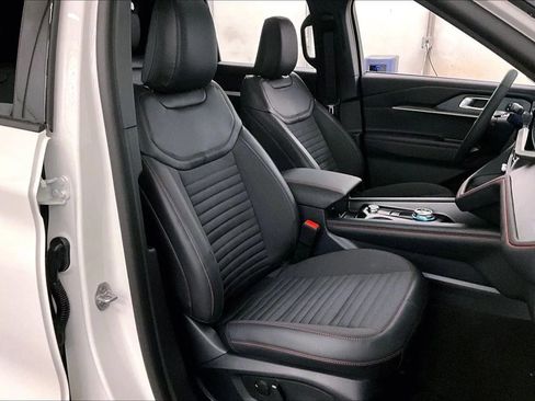 New 2026 Ford Explorer ST-Line w/ ST-Line Street Pack image 7