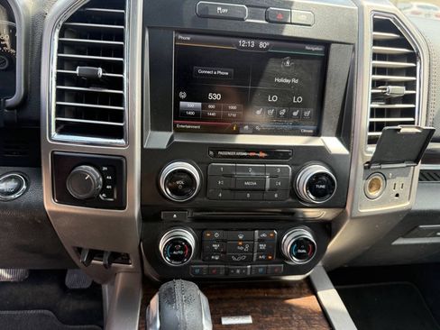 Used 2015 Ford F150 Platinum w/ Equipment Group 701A Luxury AWD/4WD image 18