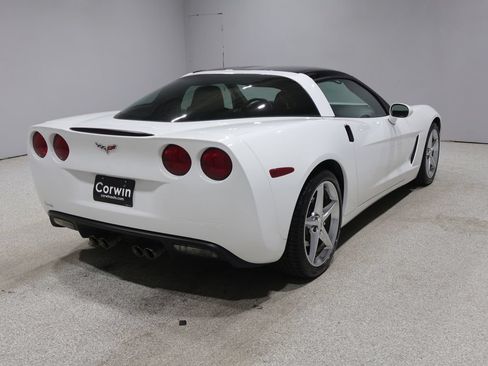 Used 2012 Chevrolet Corvette Coupe RWD image 2