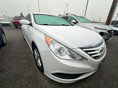 Used 2014 Hyundai Sonata GLS image 2