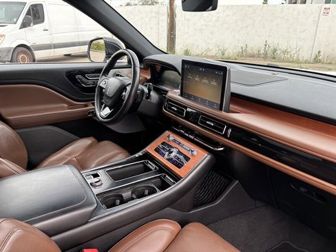 Used 2020 Lincoln Aviator Reserve w/ Equipment Group 201A image 35