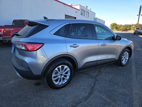 Used 2022 Ford Escape SE image 11