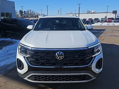 New 2026 Volkswagen Atlas Cross Sport SEL AWD/4WD image 2