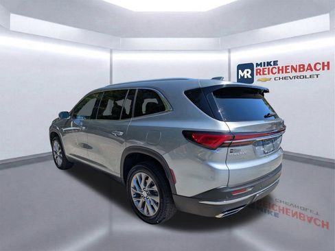 Used 2025 Buick Enclave Preferred FWD image 6