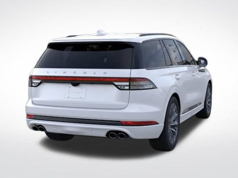 Used 2026 Lincoln Aviator AWD image 11