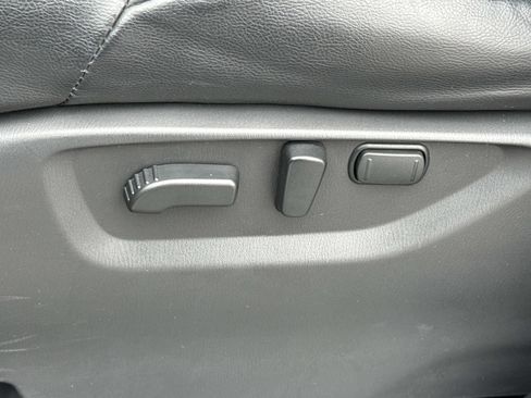 Used 2024 Nissan Armada SL w/ Captain's Chairs Package AWD/4WD image 22