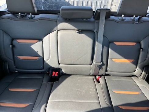 Used 2023 GMC Sierra 1500 AT4 image 15