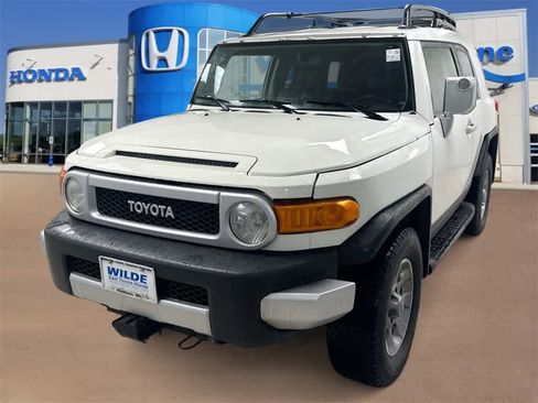 Used 2013 Toyota FJ Cruiser 4WD w/ Upgrade Pkg image 1