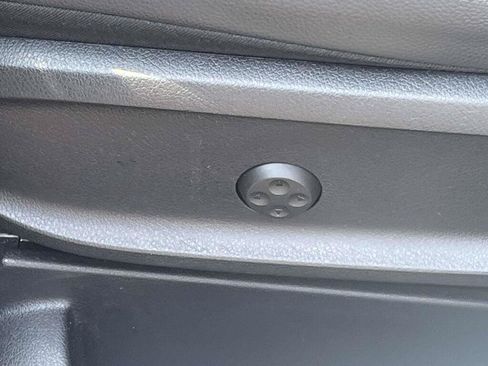 Certified 2023 Mercedes-Benz GLB 250 4MATIC image 17
